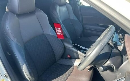 Toyota C-HR I рестайлинг, 2018 год, 1 625 000 рублей, 10 фотография