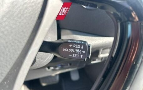 Toyota C-HR I рестайлинг, 2018 год, 1 625 000 рублей, 17 фотография