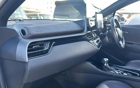 Toyota C-HR I рестайлинг, 2018 год, 1 625 000 рублей, 26 фотография