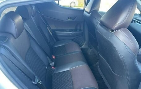 Toyota C-HR I рестайлинг, 2018 год, 1 625 000 рублей, 27 фотография