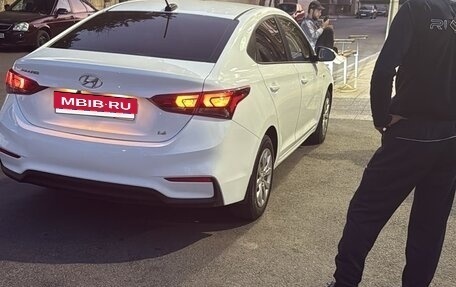 Hyundai Solaris II рестайлинг, 2017 год, 1 030 000 рублей, 2 фотография