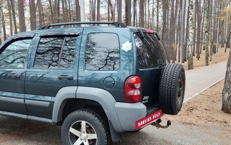 Jeep Liberty (North America) I, 2004 год, 899 000 рублей, 8 фотография