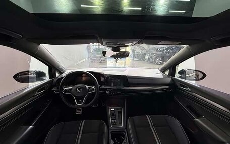 Volkswagen Golf VIII, 2021 год, 1 900 000 рублей, 13 фотография