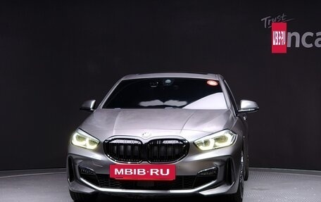 BMW 1 серия, 2021 год, 2 320 000 рублей, 3 фотография