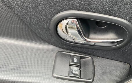 Renault Logan II, 2019 год, 645 000 рублей, 21 фотография