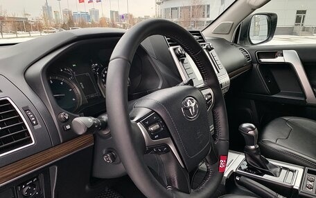Toyota Land Cruiser Prado 150 рестайлинг 2, 2019 год, 5 350 000 рублей, 16 фотография