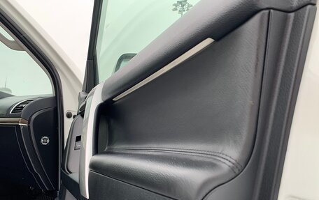 Toyota Land Cruiser Prado 150 рестайлинг 2, 2019 год, 5 350 000 рублей, 26 фотография