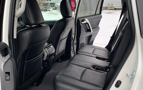 Toyota Land Cruiser Prado 150 рестайлинг 2, 2019 год, 5 350 000 рублей, 31 фотография