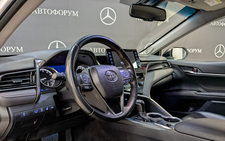 Toyota Camry, 2021 год, 3 470 000 рублей, 15 фотография