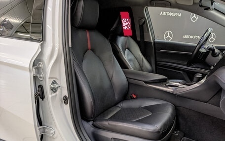 Toyota Camry, 2021 год, 3 470 000 рублей, 23 фотография