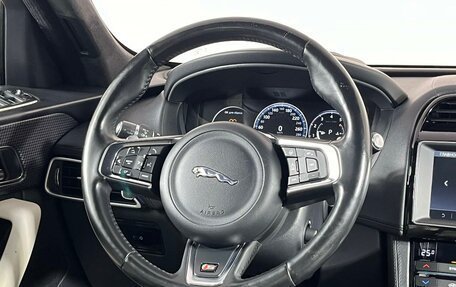 Jaguar F-Pace, 2016 год, 3 980 000 рублей, 16 фотография