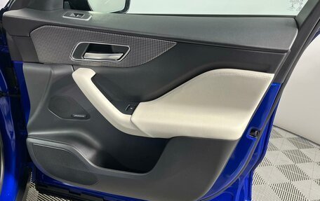 Jaguar F-Pace, 2016 год, 3 980 000 рублей, 24 фотография