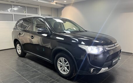 Mitsubishi Outlander III рестайлинг 3, 2014 год, 1 299 000 рублей, 2 фотография
