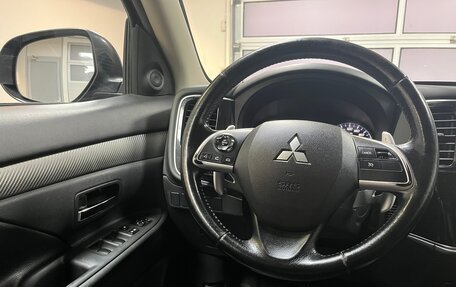 Mitsubishi Outlander III рестайлинг 3, 2014 год, 1 299 000 рублей, 10 фотография