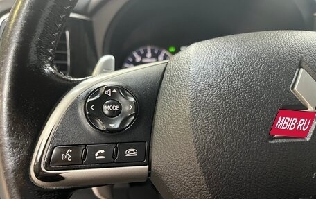 Mitsubishi Outlander III рестайлинг 3, 2014 год, 1 299 000 рублей, 11 фотография