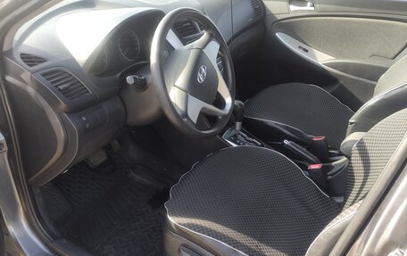 Hyundai Solaris II рестайлинг, 2011 год, 650 000 рублей, 4 фотография