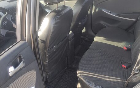 Hyundai Solaris II рестайлинг, 2011 год, 650 000 рублей, 5 фотография