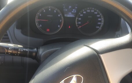 Hyundai Solaris II рестайлинг, 2011 год, 650 000 рублей, 7 фотография