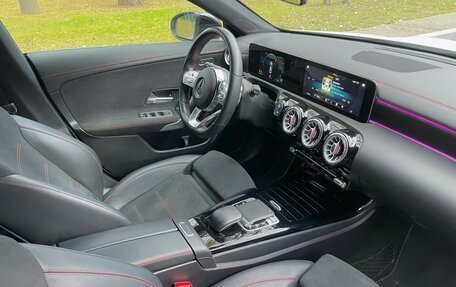 Mercedes-Benz CLA, 2019 год, 2 780 000 рублей, 14 фотография