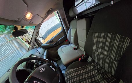 Hyundai Grand Starex Grand Starex I рестайлинг 2, 2008 год, 950 000 рублей, 8 фотография