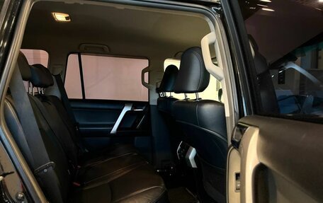 Toyota Land Cruiser Prado 150 рестайлинг 2, 2013 год, 2 940 000 рублей, 25 фотография