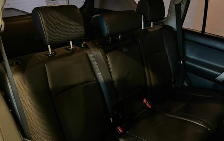 Toyota Land Cruiser Prado 150 рестайлинг 2, 2013 год, 2 940 000 рублей, 33 фотография