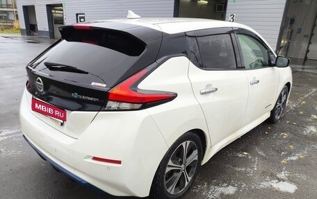 Nissan Leaf II, 2018 год, 1 400 000 рублей, 2 фотография