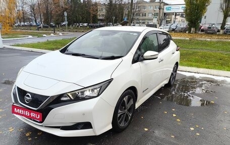 Nissan Leaf II, 2018 год, 1 400 000 рублей, 4 фотография