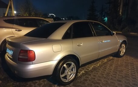 Audi A4, 1999 год, 590 000 рублей, 4 фотография