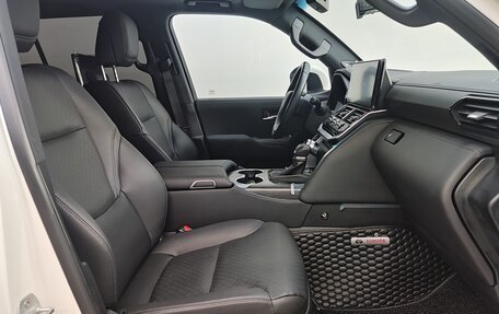 Toyota Land Cruiser, 2022 год, 12 900 000 рублей, 17 фотография