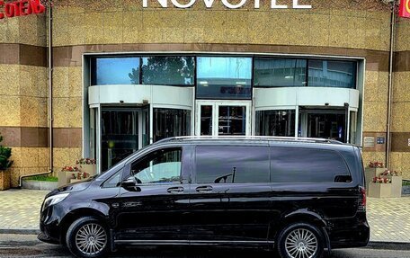 Mercedes-Benz V-Класс, 2018 год, 4 990 000 рублей, 2 фотография
