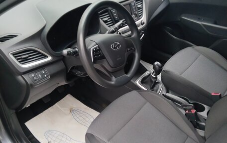 Hyundai Solaris II рестайлинг, 2017 год, 1 200 000 рублей, 9 фотография