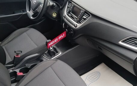 Hyundai Solaris II рестайлинг, 2017 год, 1 200 000 рублей, 12 фотография