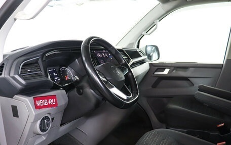 Volkswagen Caravelle T6 рестайлинг, 2021 год, 4 290 000 рублей, 13 фотография