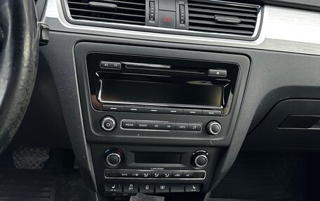 Skoda Rapid I, 2015 год, 950 000 рублей, 6 фотография