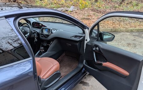 Peugeot 208 II, 2013 год, 895 000 рублей, 2 фотография