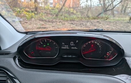 Peugeot 208 II, 2013 год, 895 000 рублей, 5 фотография