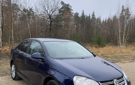Volkswagen Jetta VI, 2007 год, 695 000 рублей, 4 фотография