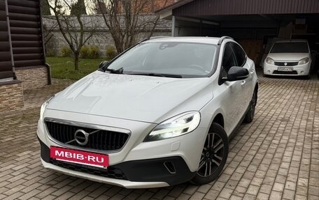 Volvo V40 Cross Country I, 2017 год, 2 040 000 рублей, 3 фотография