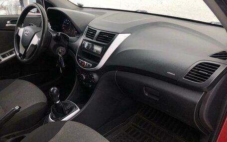 Hyundai Solaris II рестайлинг, 2011 год, 525 000 рублей, 9 фотография