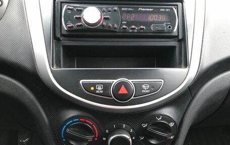 Hyundai Solaris II рестайлинг, 2011 год, 525 000 рублей, 13 фотография