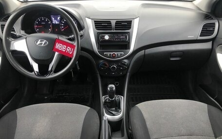 Hyundai Solaris II рестайлинг, 2011 год, 525 000 рублей, 12 фотография