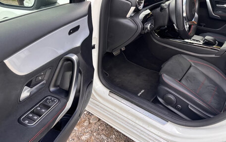 Mercedes-Benz A-Класс, 2022 год, 2 000 000 рублей, 5 фотография
