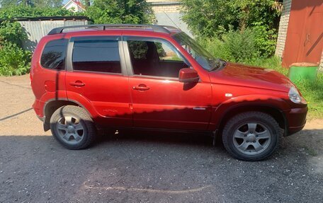 Chevrolet Niva I рестайлинг, 2012 год, 650 000 рублей, 3 фотография