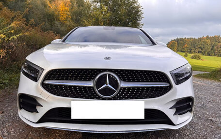 Mercedes-Benz A-Класс, 2022 год, 2 000 000 рублей, 2 фотография