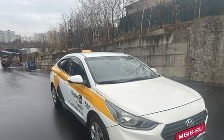 Hyundai Solaris II рестайлинг, 2018 год, 950 000 рублей, 1 фотография