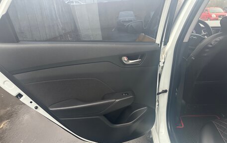 Hyundai Solaris II рестайлинг, 2018 год, 950 000 рублей, 8 фотография