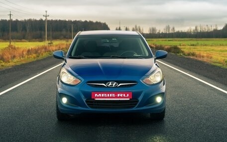Hyundai Solaris II рестайлинг, 2013 год, 870 000 рублей, 2 фотография