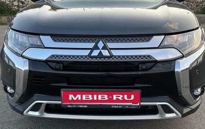 Mitsubishi Outlander III рестайлинг 3, 2019 год, 2 490 000 рублей, 1 фотография