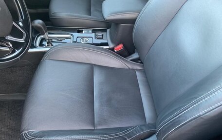 Mitsubishi Outlander III рестайлинг 3, 2019 год, 2 490 000 рублей, 11 фотография